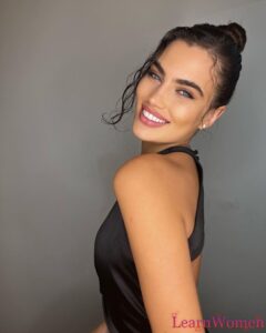 Read more about the article Stunning Brazilian Women: The Looks and Styles of Brazilian women